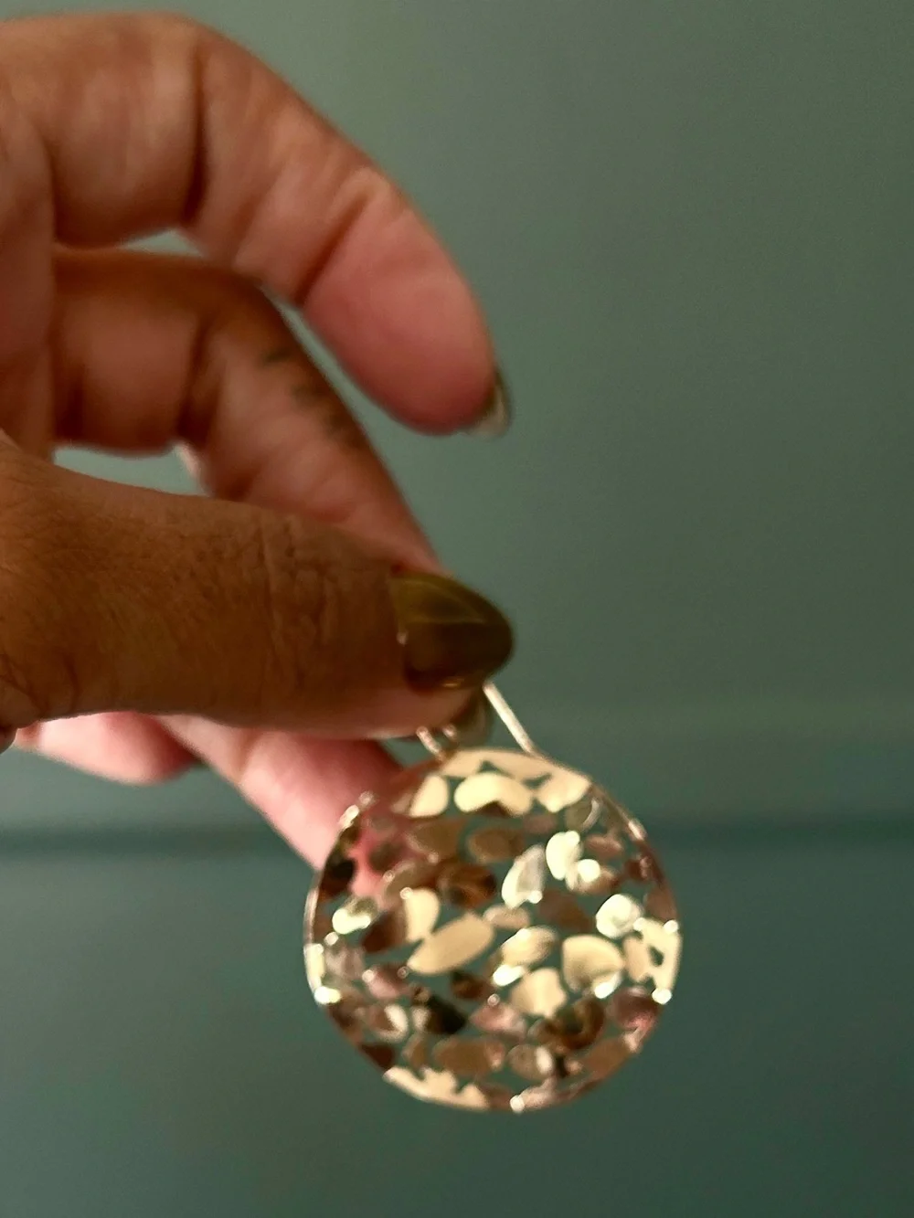N/A gold tone